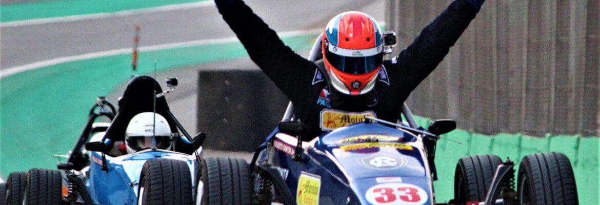 Líder paraense, garoto da Brasilândia e piloto francês vencem na super-rodada da FVee