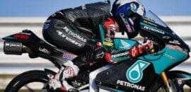 McPhee aproveita queda de Arenas e garante primeira vitória do ano na Moto3