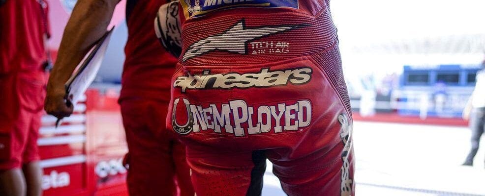 Antes destemido, agora desempregado: Dovi brinca com momento ruim em macacão