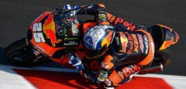Raul Fernandez voa e crava terceira pole position do ano na Moto3