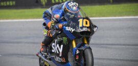 Marini derrota Lowes em duelo no fim da prova e vence na Moto2 na Catalunha