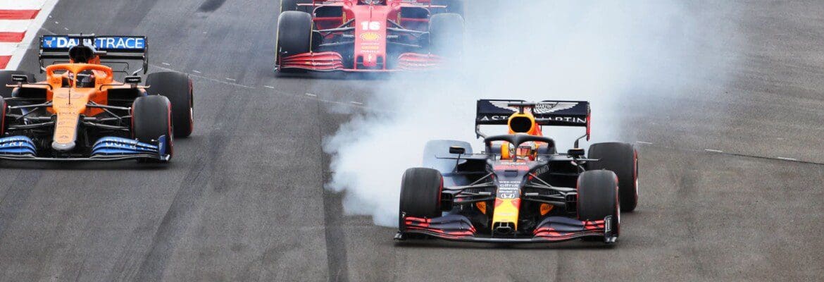 Verstappen achou estranho disputar com Raikkonen