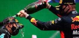 Lewis Hamilton (Mercedes) e Max Verstappen (Red Bull), champanhe - GP de Portugal F1 2020