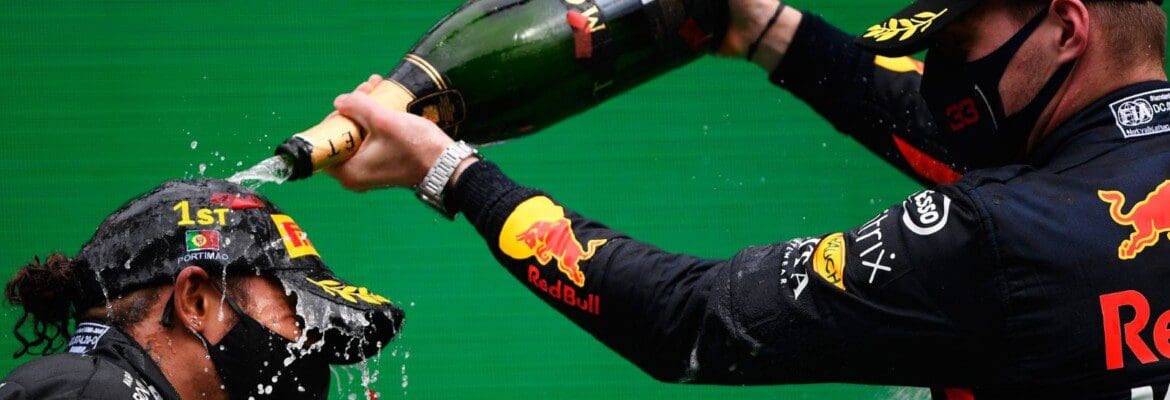 Retweet: Lewis Hamilton faz história em Portugal