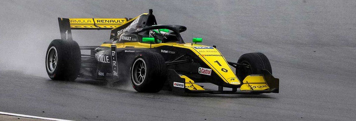 F-Renault Eurocup: Caio Collet conquista oitavo pódio na temporada em Barcelona