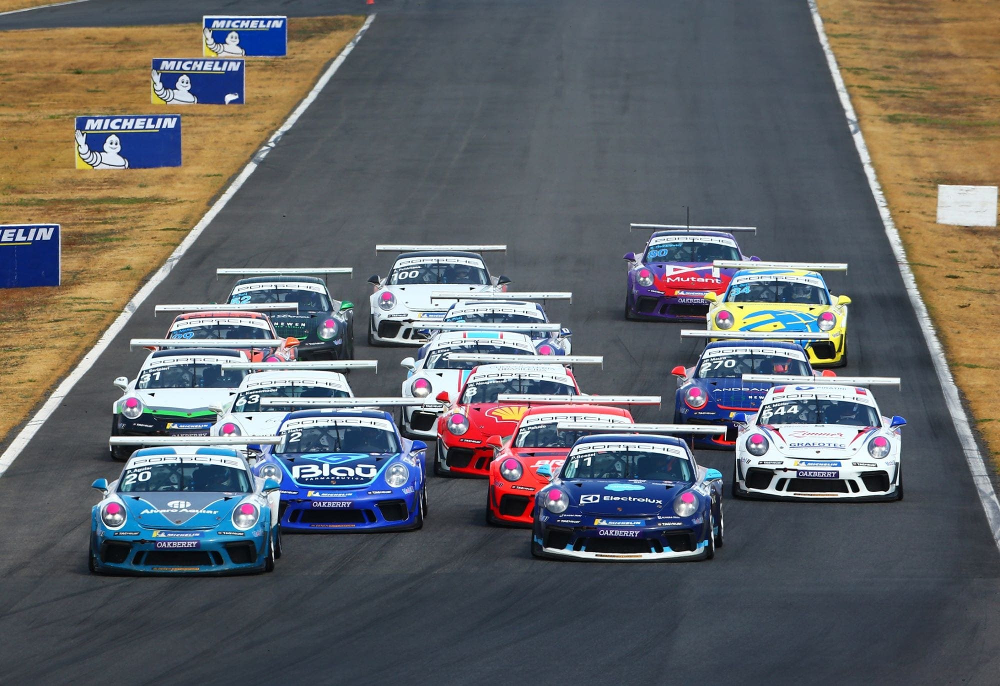 Largada da Porsche Carrera Cup - corrida 3 - Goiânia