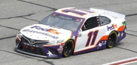 Hamlin conquista a pole no oval de Charlotte na NASCAR