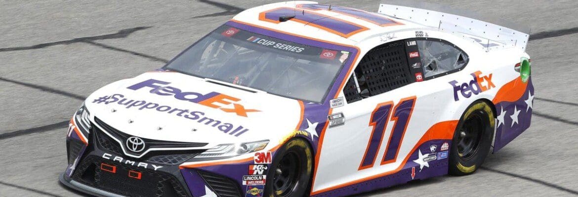 Hamlin consegue a pole da NASCAR em Talladega