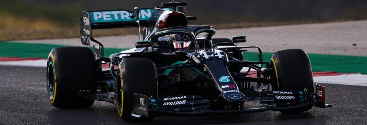 Mercedes vai manter cor preta nos carros em 2021