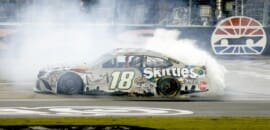 Kyle Busch conquista sua primeira vitória no ano na NASCAR Cup