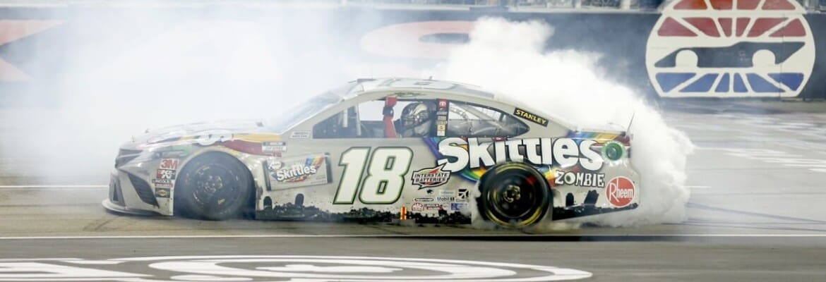 Kyle Busch conquista sua primeira vitória no ano na NASCAR Cup