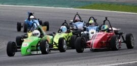 Garoto da Brasilândia dá show na Fórmula Vee em Interlagos e briga pelo título