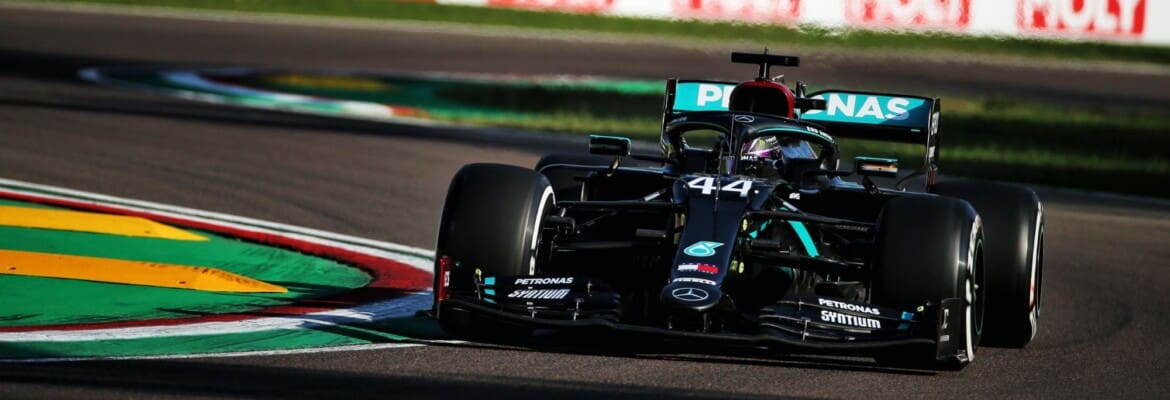 Lewis Hamilton lidera treino livre para o GP da Emília-Romanha