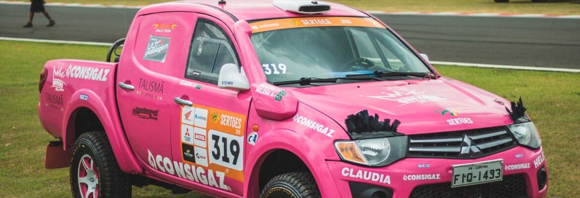 Consigaz coloca sua chama na picape da única dupla de mulheres entre os carros do Sertões