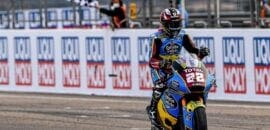 Lowes sobra, garante vitória em Teruel e é novo líder da Moto2
