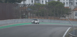 Pilota de arrancada invade a pista durante corrida da MB Challenge em Interlagos