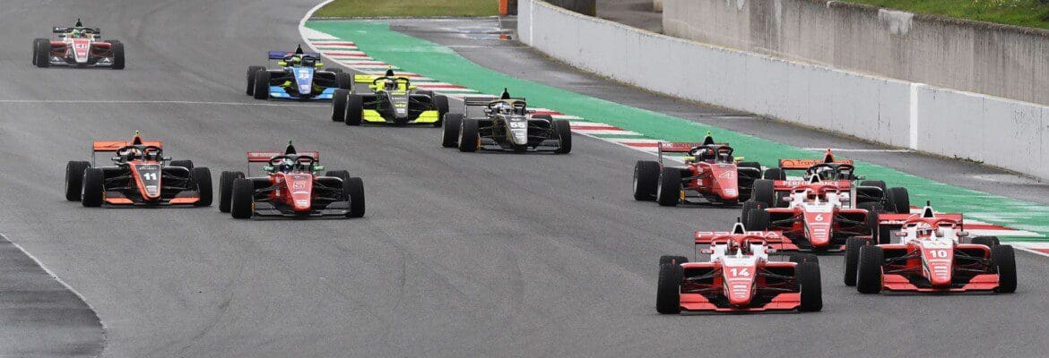 Gianluca Petecof sobe duas vezes ao pódio em Mugello pela Fórmula 3 Regional Europeia