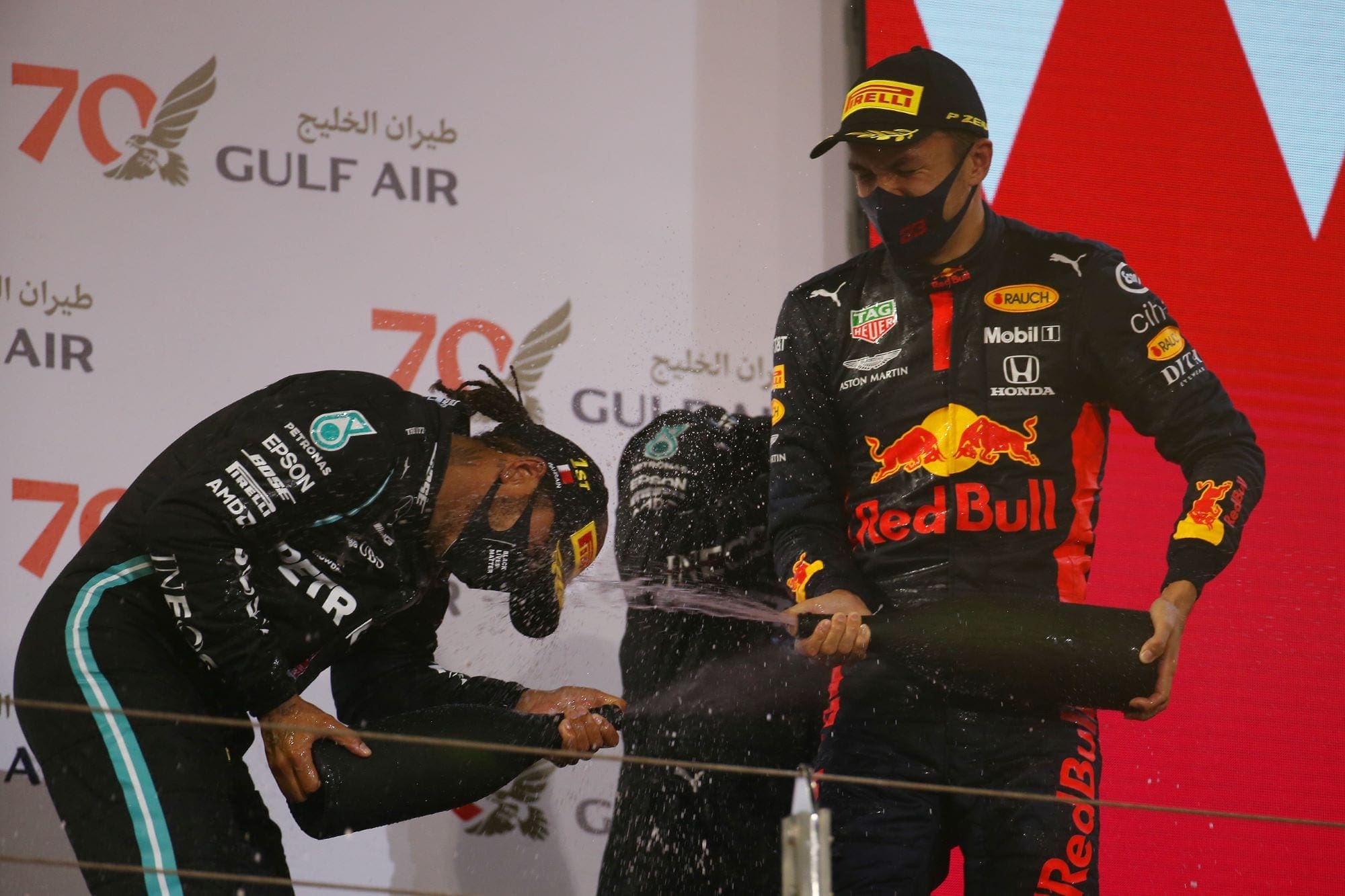 F1: Albon vê Hamilton como nome na briga pelo título de 2026