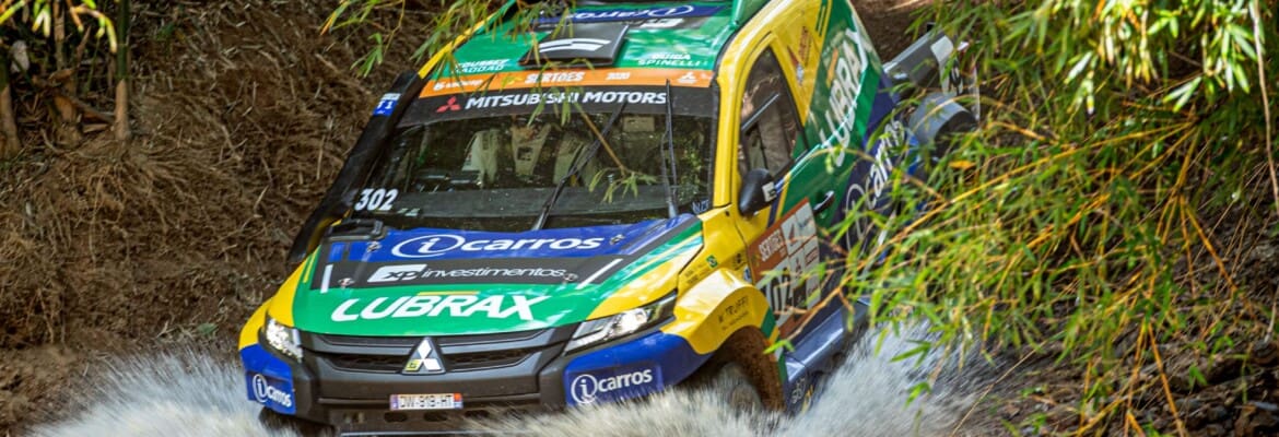 Mesmo com 2 pneus furados, Guiga Spinelli e Youssef Haddad seguem entre os primeiros no Sertões