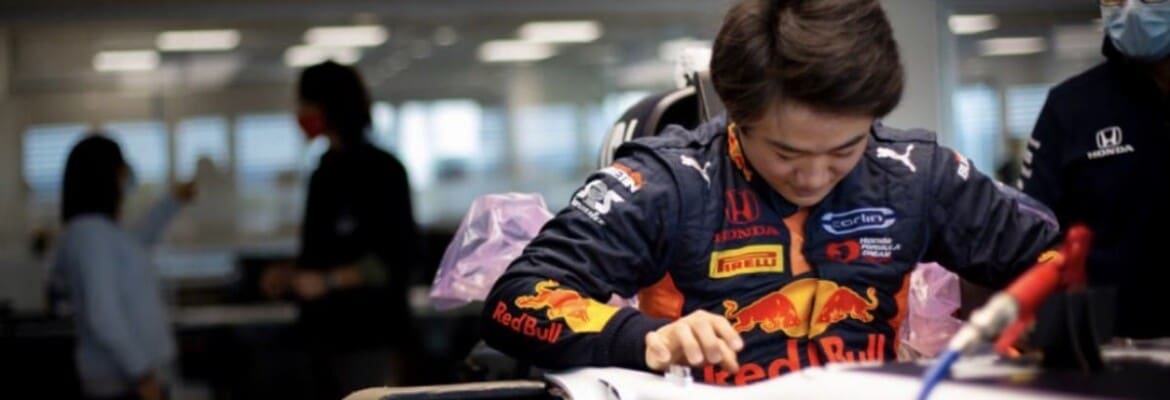 Tsunoda se prepara para teste com a equipe AlphaTauri