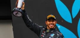 Hamilton: “Vimos pilotos como Max, que é ótimo no molhado, rodar”