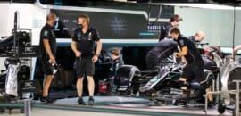 Mercedes ajusta intercomunicador do rádio após confusão no GP de Sakhir
