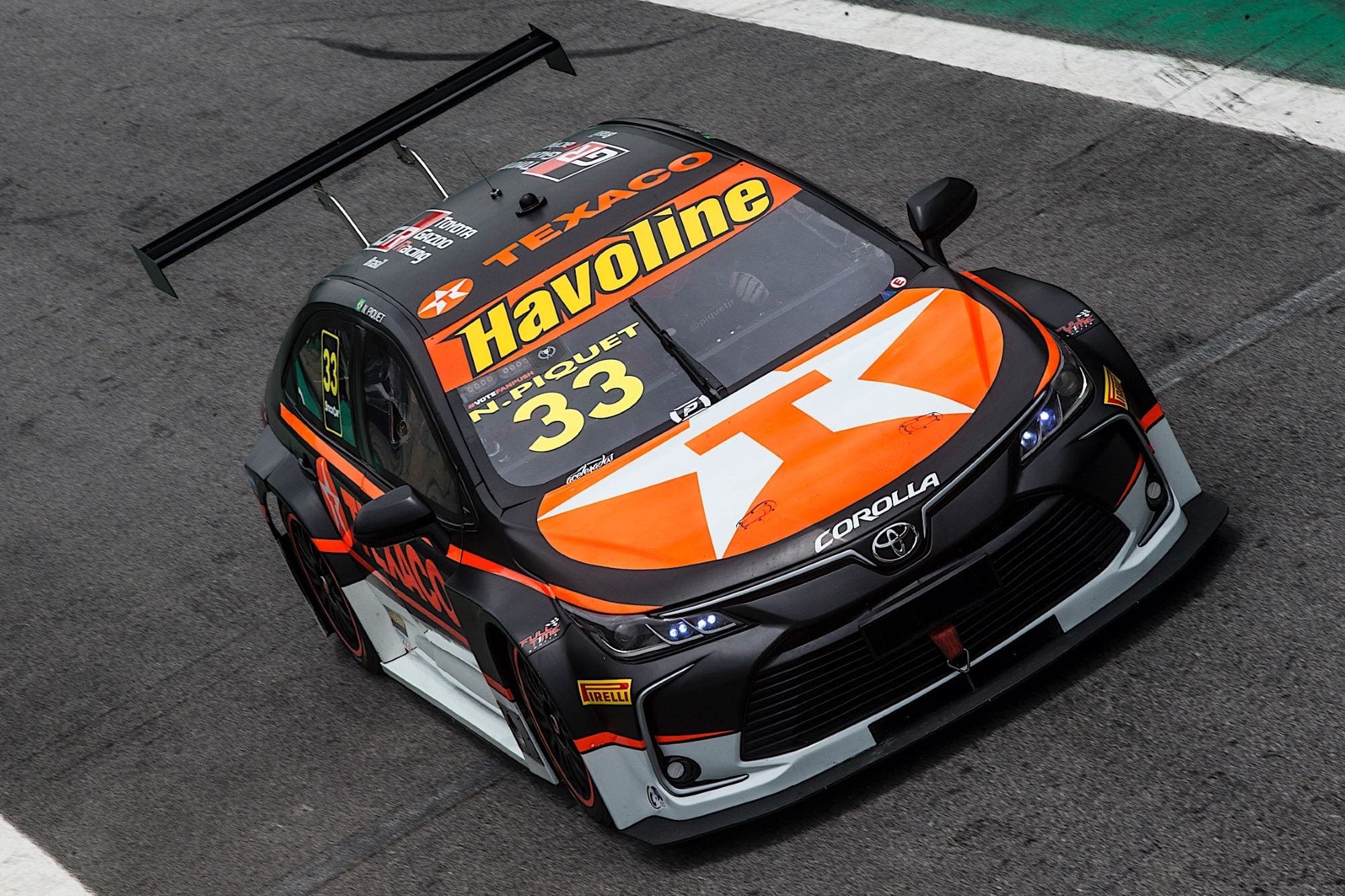 Na luta pelo título, Piquet Jr. larga em quinto e Barrichello em décimo em Interlagos Na luta pelo título, Piquet Jr. larga em quinto e Barrichello em décimo em Interlagos