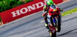 Perfeito na pista, Granado fatura quarto título na Superbike
