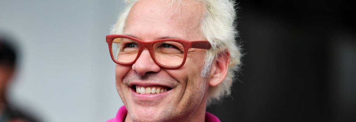 Villeneuve: “Silêncio de Hamilton é uma forma de se distanciar de Wolff”