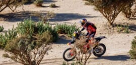 Toby Price vence primeira especial do Dakar nas motos