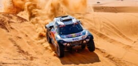 Dakar: Carlos Sainz vence sexta especial nos carros; Peterhansel mantém liderança