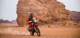 Brabec vence especial nas motos; Benavides vira líder do Dakar