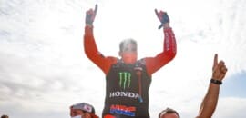 Kevin Benavides conquista título do Dakar nas motos