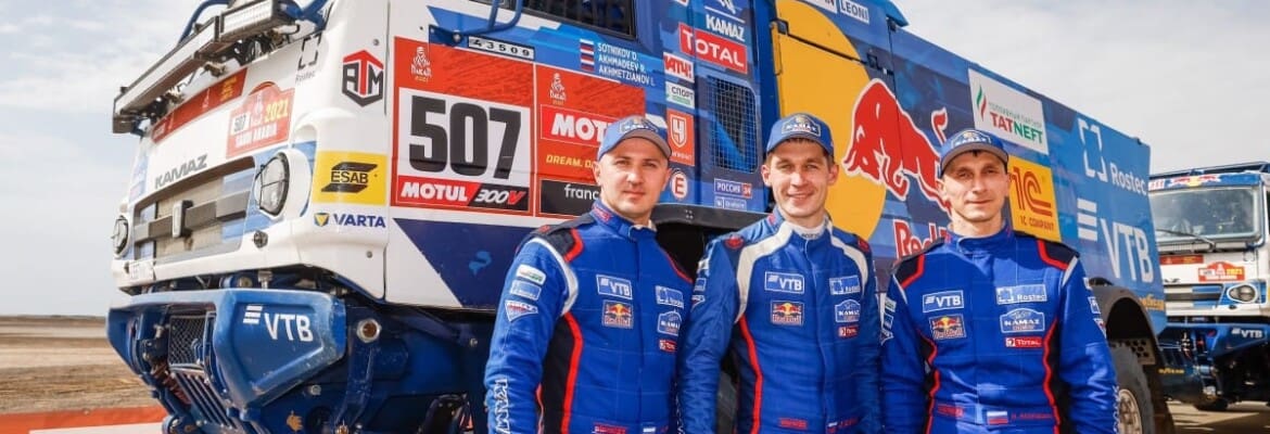 Trio liderado por Dmitry Sotnikov conquista o título da categoria de caminhões do Dakar