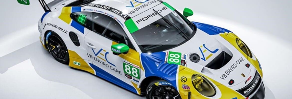 Após lesões na perna, Katherine Legge retornará as pistas nas 24 horas de Daytona