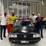 Jornalista faz homenagem a Ayrton Senna acelerando na chuva em Interlagos