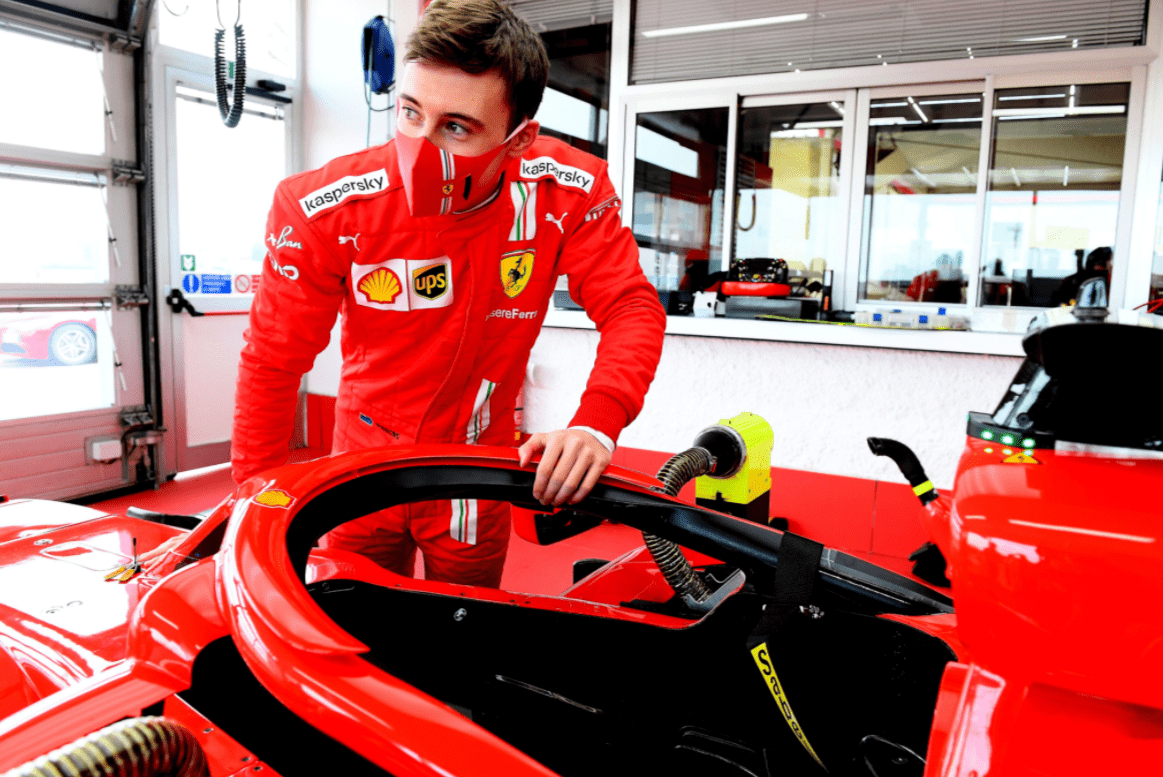 Shwartzman é o mais rápido do dia de testes da Ferrari em Fiorano; veja as imagens Robert Shwartzman - Teste Ferrari Fiorano