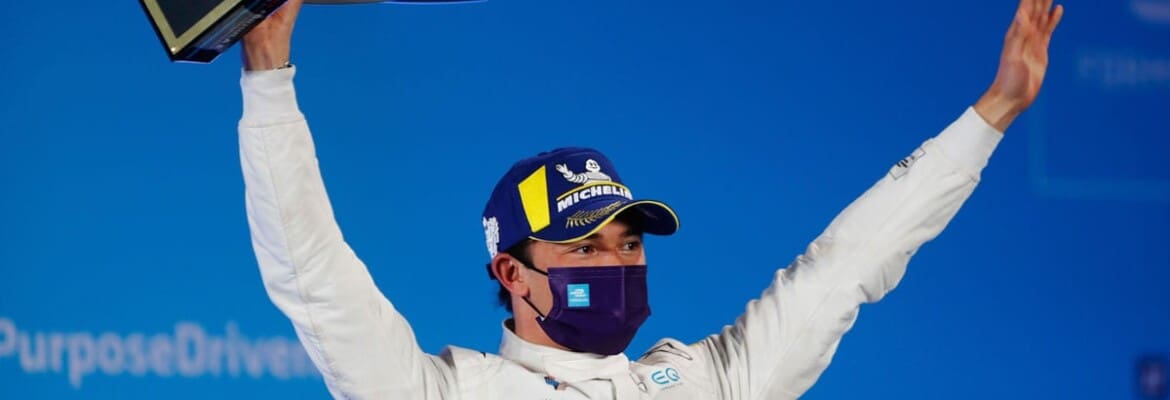 Nyck de Vries destaca “sobrevivência aos safety cars” como fator decisivo na vitória em Diriyah