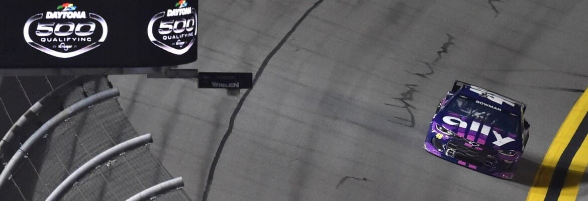 Alex Bowman fatura a pole position da Daytona 500