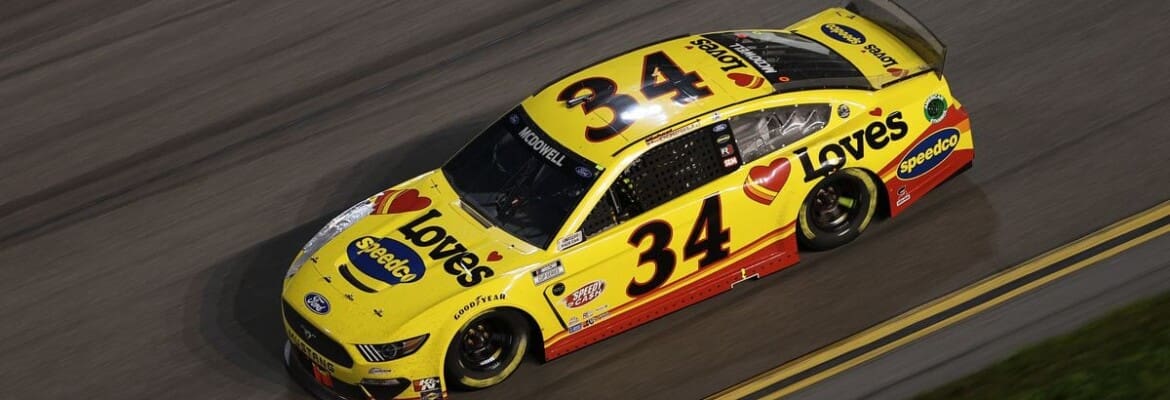 McDowell vê pilotos da Penske se enroscarem e vence a Daytona 500