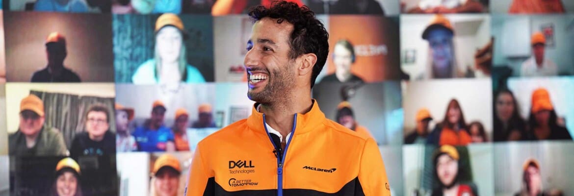 “Eu sempre diria ‘pode passar'”, diz Ricciardo sobre devolução de posição de Verstappen no Bahrein