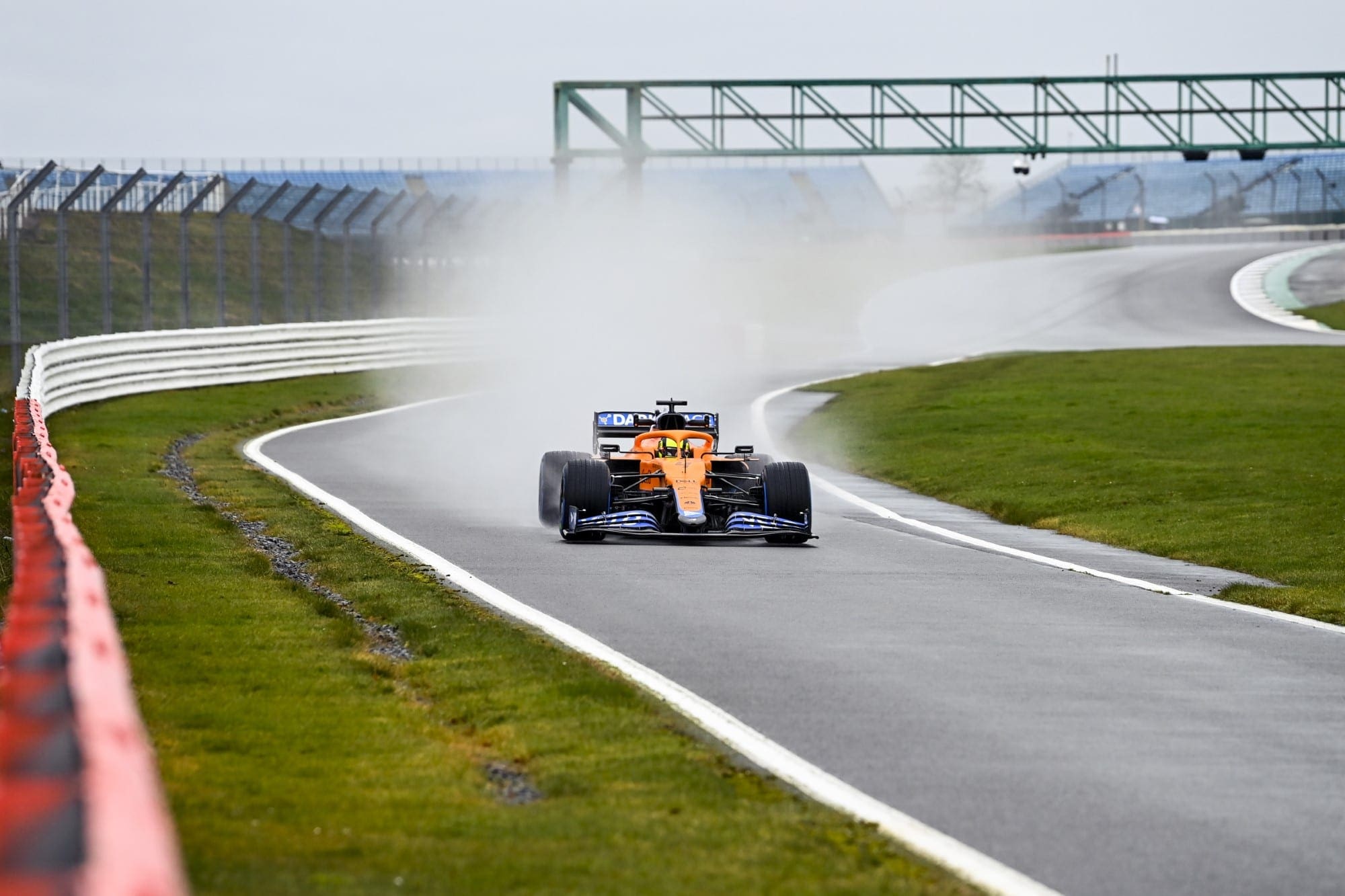 Galeria: primeiras imagens no McLaren MCL35M na pista de Silverstone Lando Norris (McLaren)