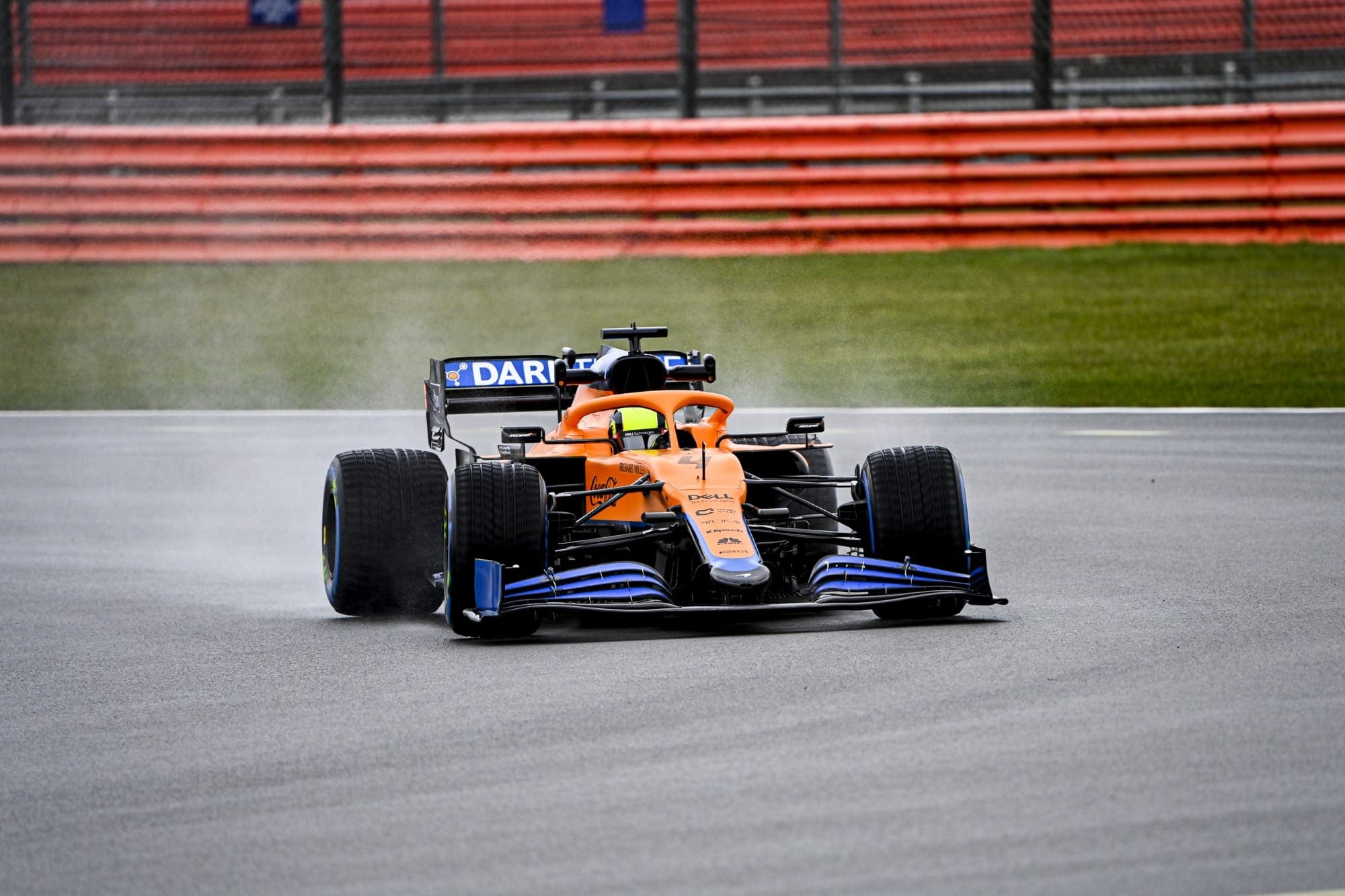 Galeria: primeiras imagens no McLaren MCL35M na pista de Silverstone Lando Norris (McLaren)