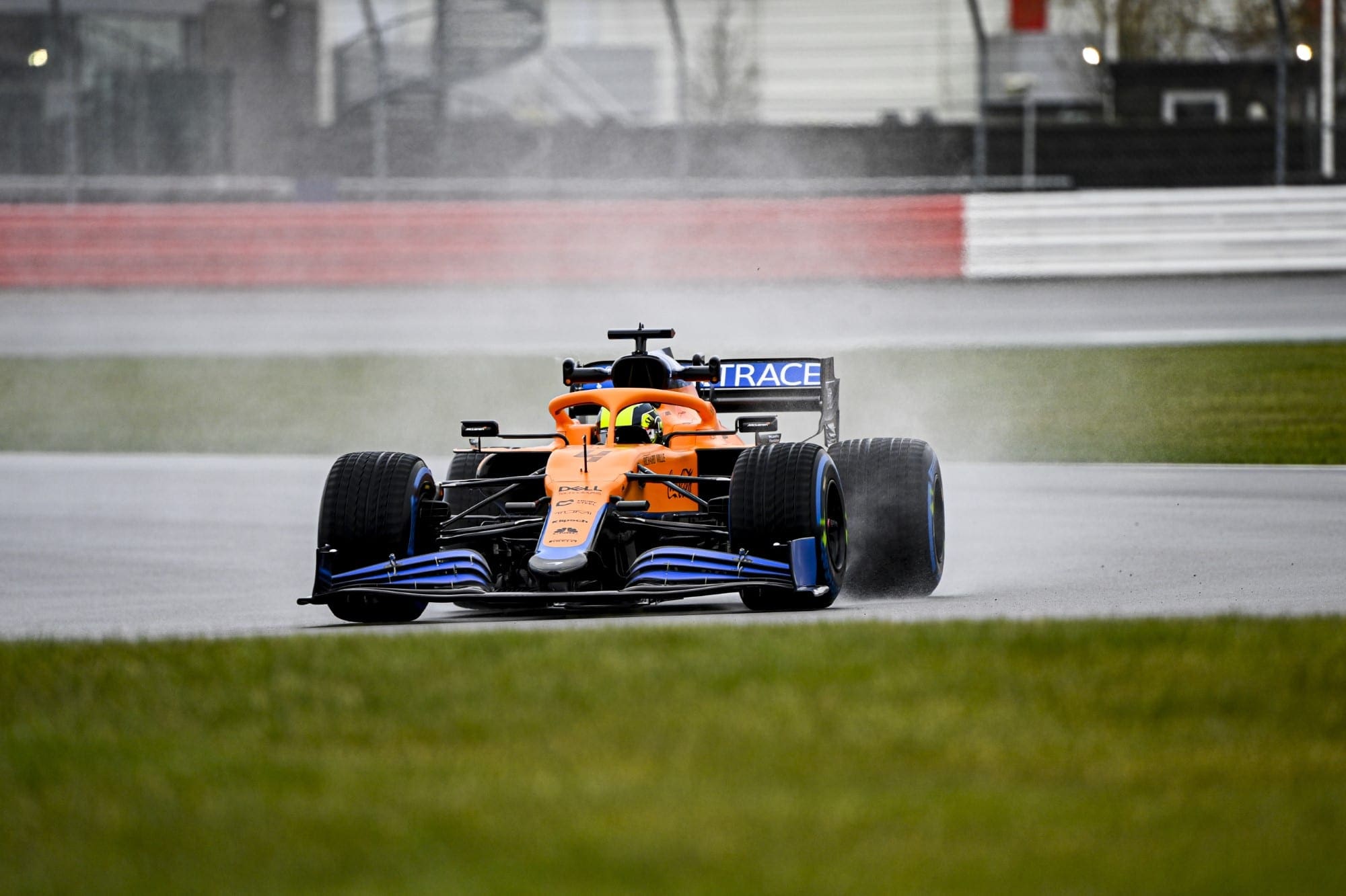 Galeria: primeiras imagens no McLaren MCL35M na pista de Silverstone Lando Norris (McLaren)