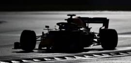 Verstappen percorre primeiras voltas com o RB16B em Silverstone