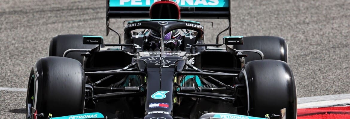 Hamilton diz que não há razão para se preocupar com problemas da Mercedes F1