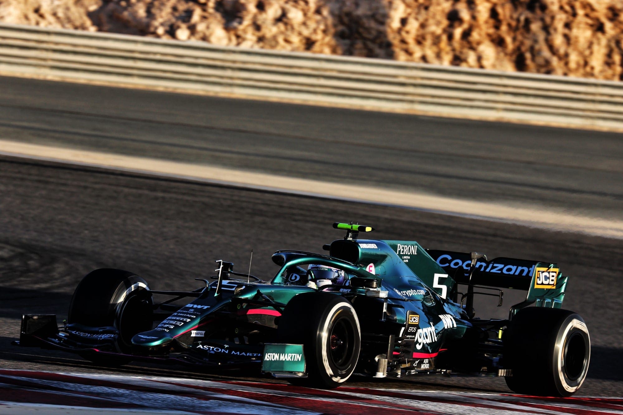 Confira as imagens do último dia de testes da F1 no Bahrein Sebastian Vettel (Aston Martin) F1 2021 Bahrein