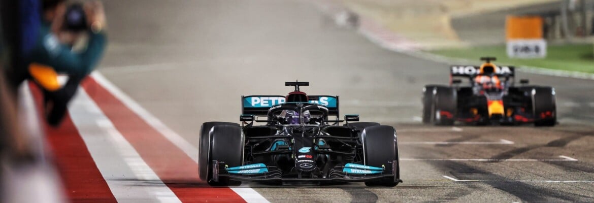 Mercedes afirma que não fez alterações no carro da F1 entre pré-temporada e GP do Bahrein