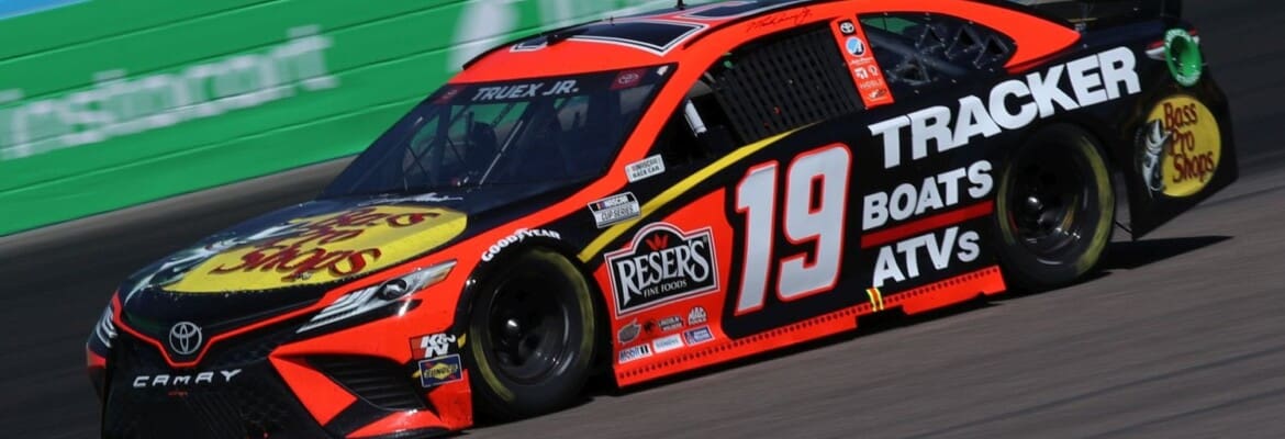 Nascar: Truex Jr. supera Logano em relargada e vence em Phoenix