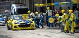 Piloto organiza ação social para ajudar a comunidade automobilística de São Paulo